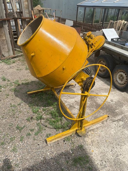 Продам бетономешалку в хорошем состоянии