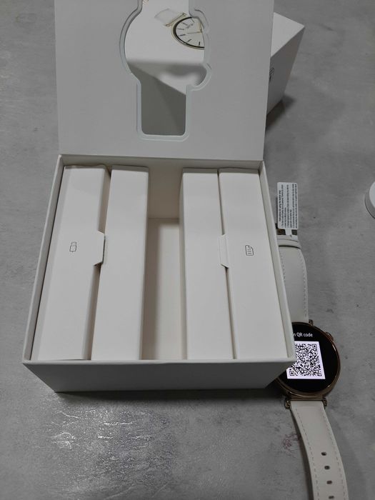 Смарт часовник HUAWEI WATCH GT 4 , 41 MM, НОВ