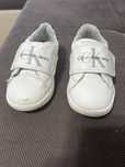 Adidasi Calvin Klein am măsurat cu ruleta in interior și au 15 cm