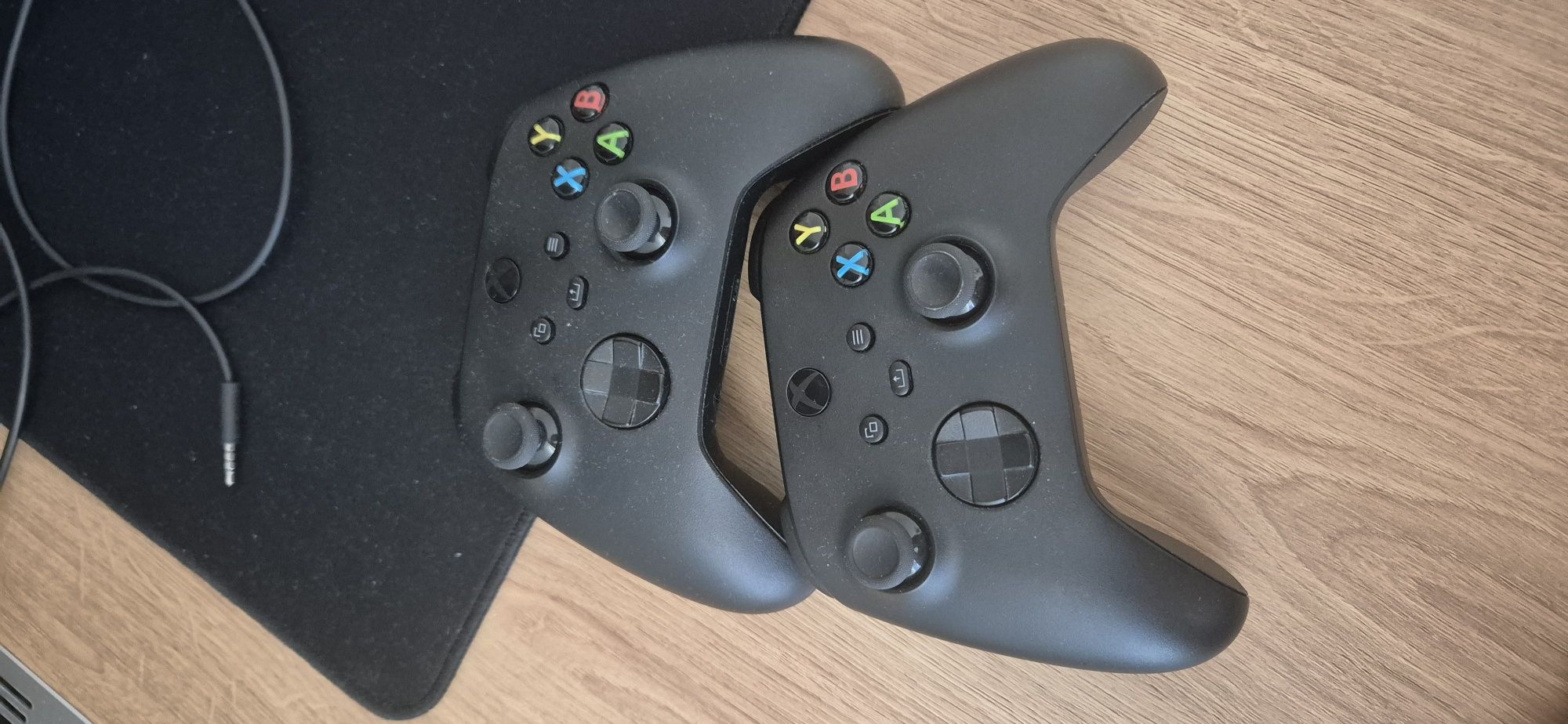 XBOX series X + 2 console