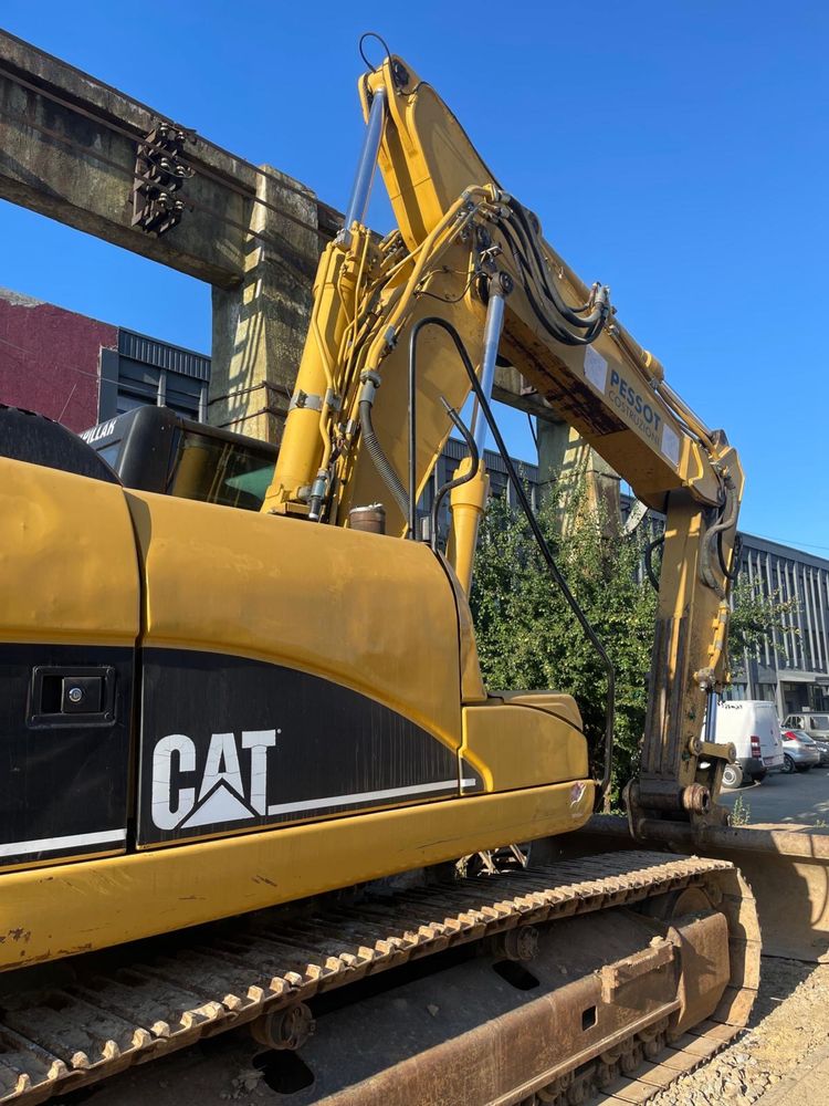 Excavator CAT 08