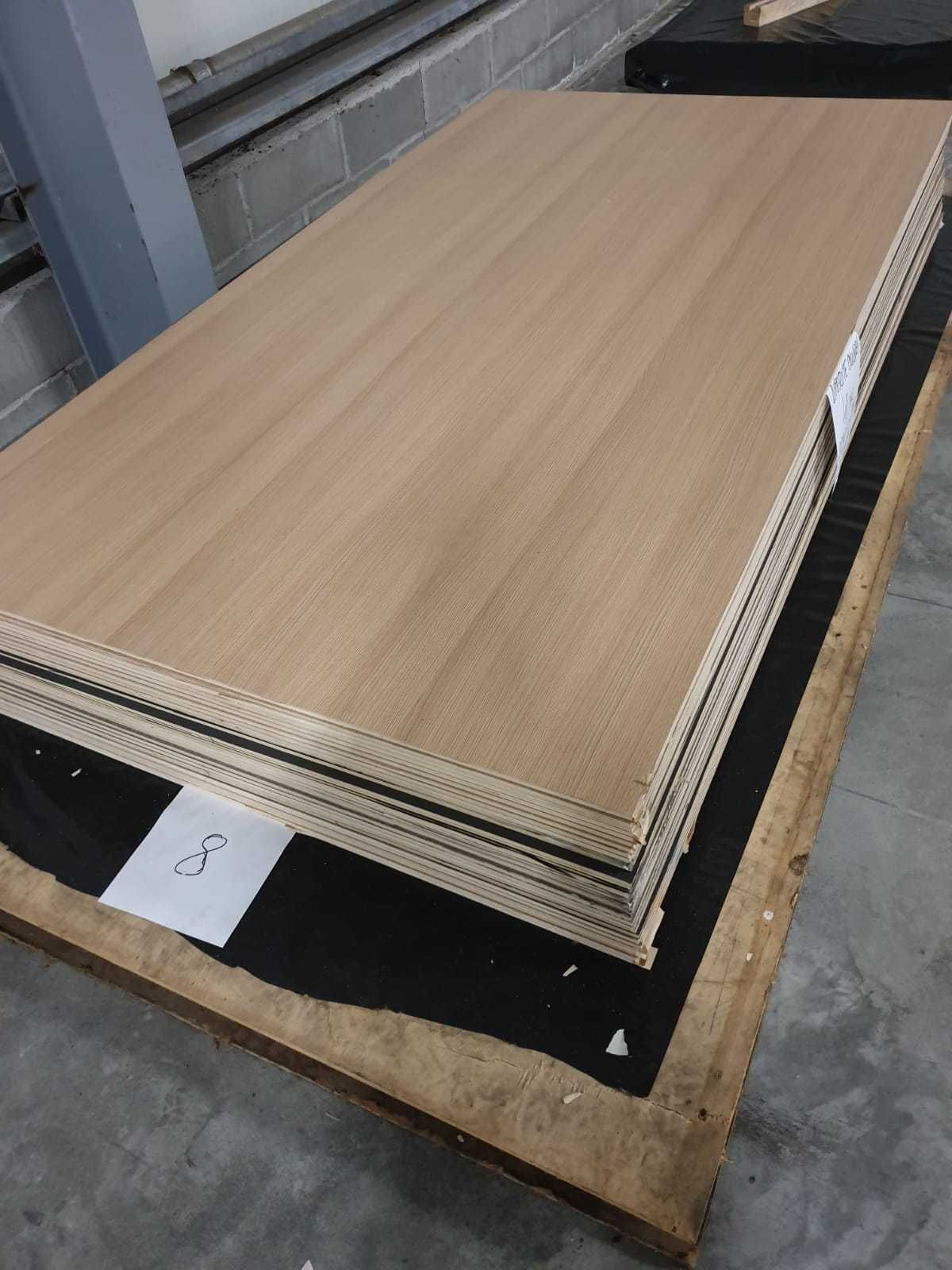 Placi multistrat laminate si melaminate  , diverse culori si grosimi