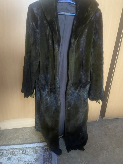 Продам норковые шубы размеры 48-50