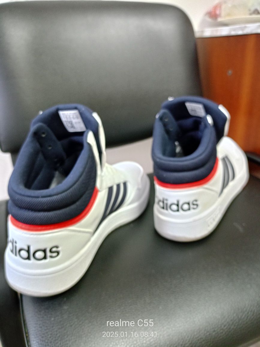 маратонки adidas #45