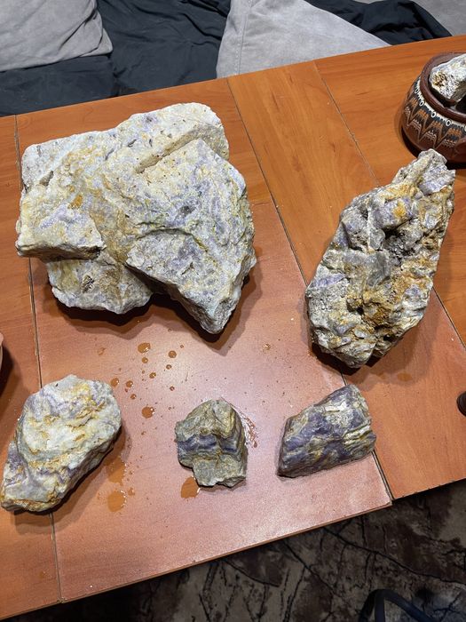 Аметист- жилест Аметист необработен