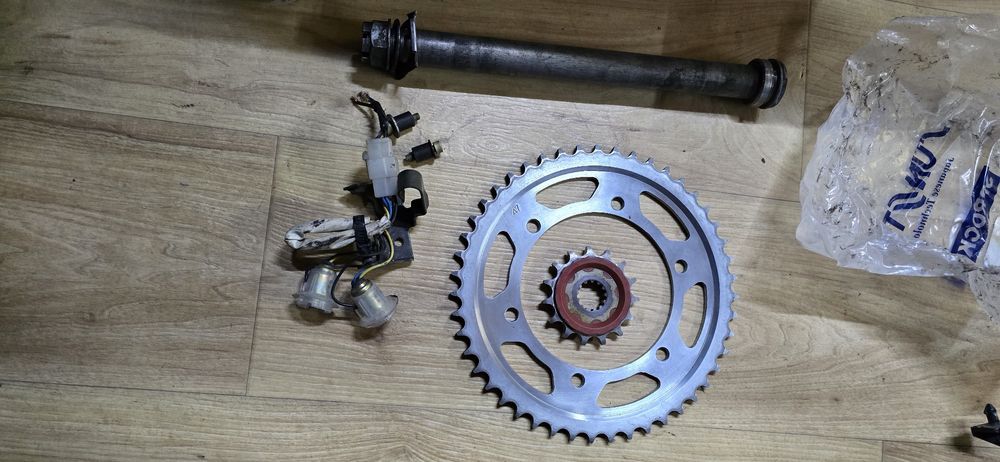 Vând carene Yamaha FZR