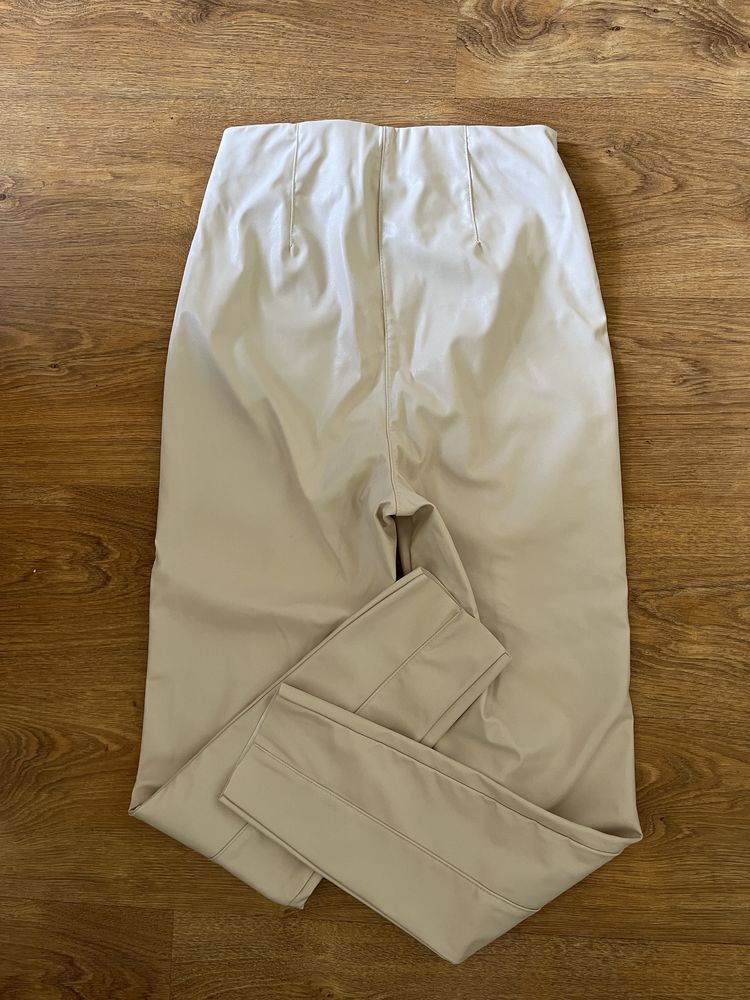 Продавам дамски клин H&M