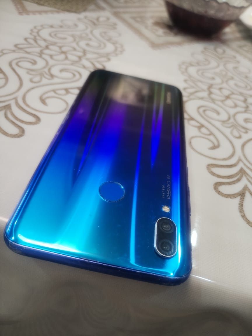 Продам HUAWEI nova 3