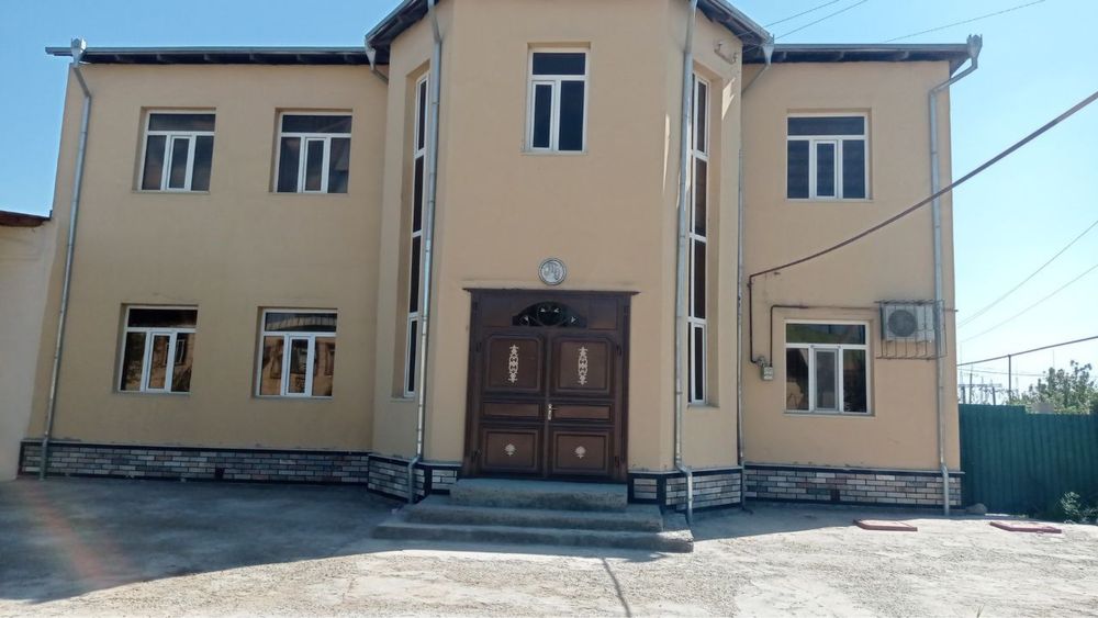Урганч марказида 2 каватли ховли жой сотилади