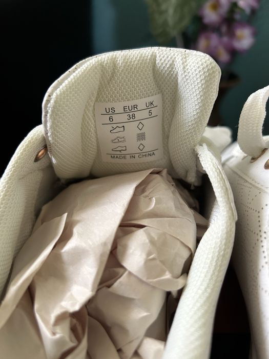 Adidasi sport marca Elle sport, mărimea 38, culoare alb