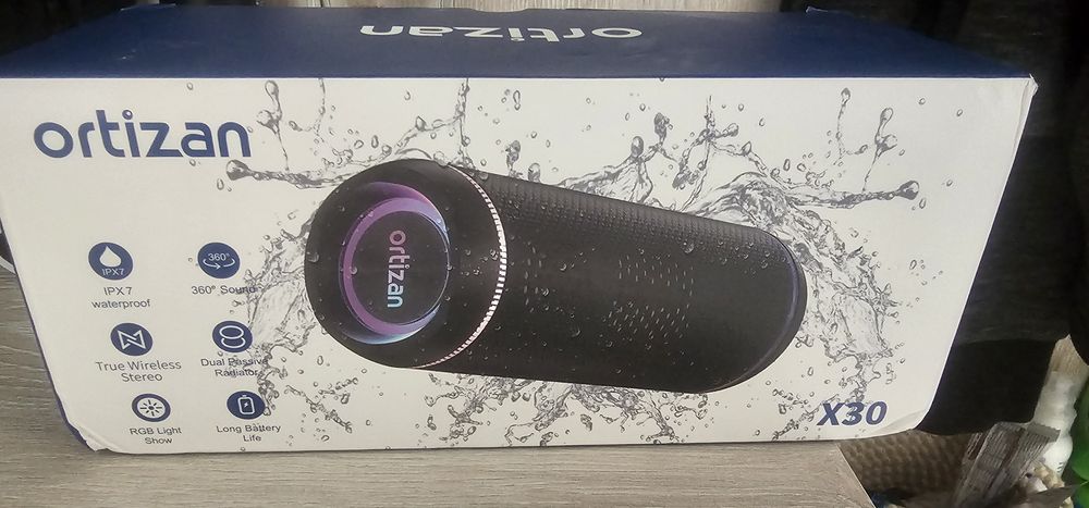 Boxa porrabila 50 W  RMS