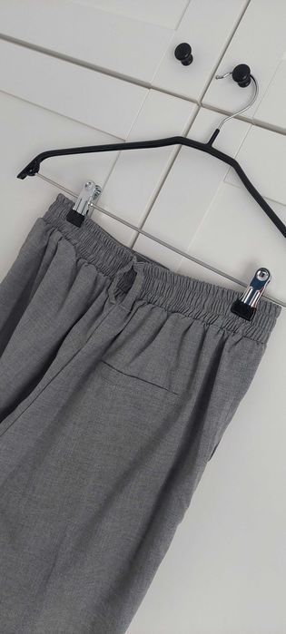 Pantaloni Bershka S (26)