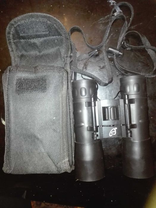 Бинокъл 12х32  84м/1000м