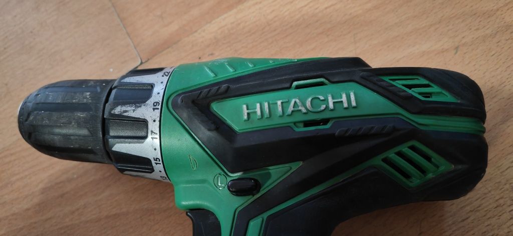 Продавам Винтоверт Hitachi DV 18DGL в отлично състояние