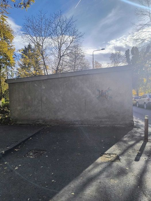 Donez garaj dublu + unu simplu din plăci de beton