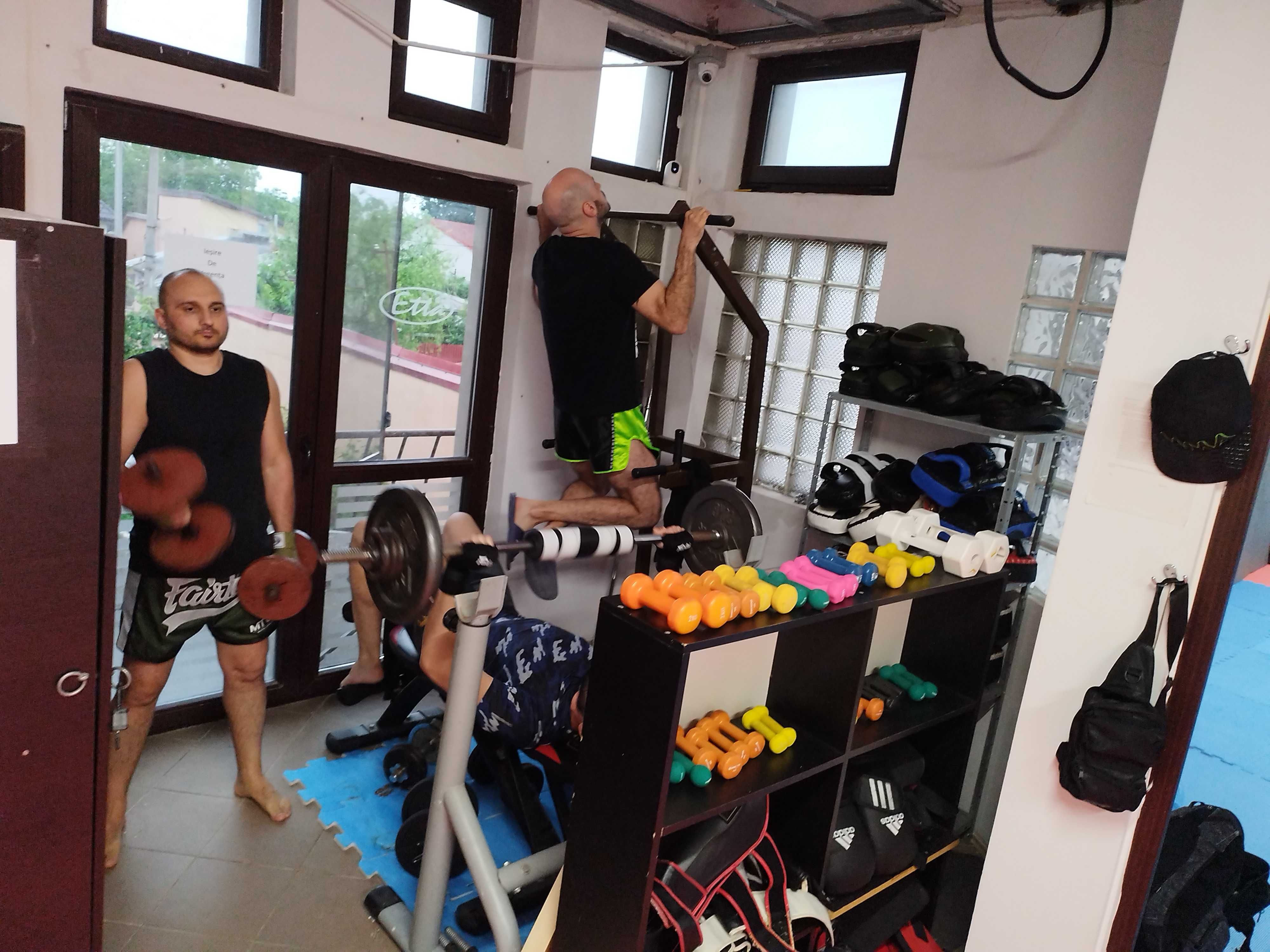 Antrenamente Kickbox Muay Thai Kempo Wu Shu K-1 MMA Bjj Berceni metrou