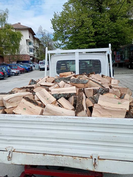 Предлагаме дърва за огрев