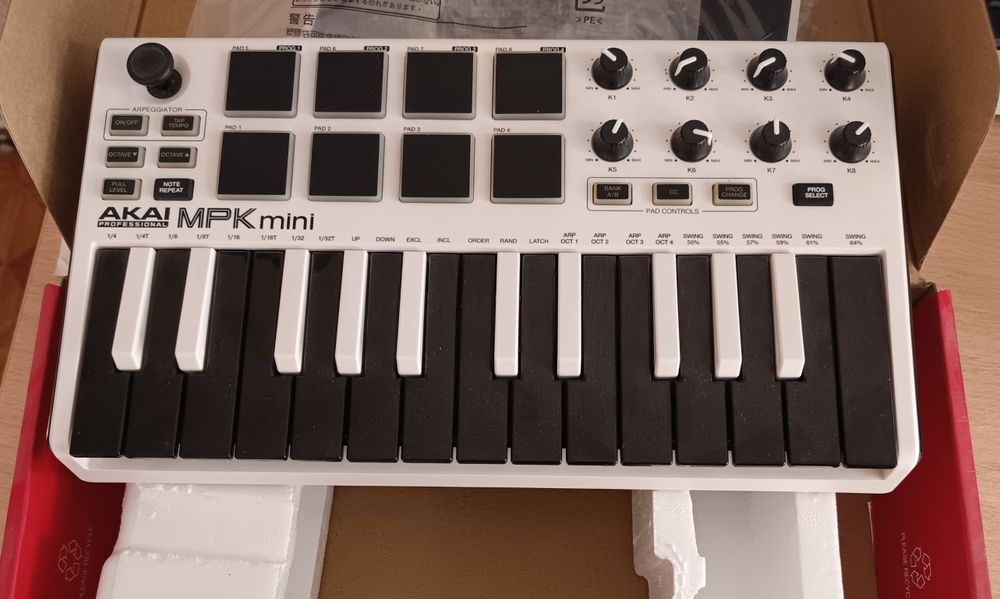MIDI-клавиатура Akai MPK Mini MKIII