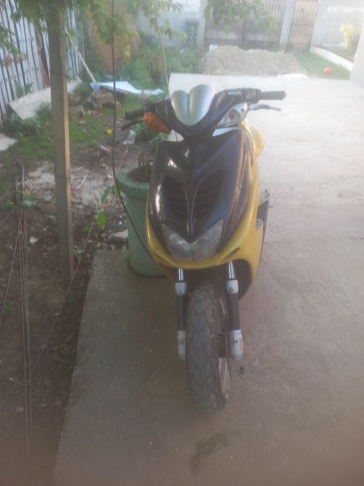 Vând yamaha aerox cu acte