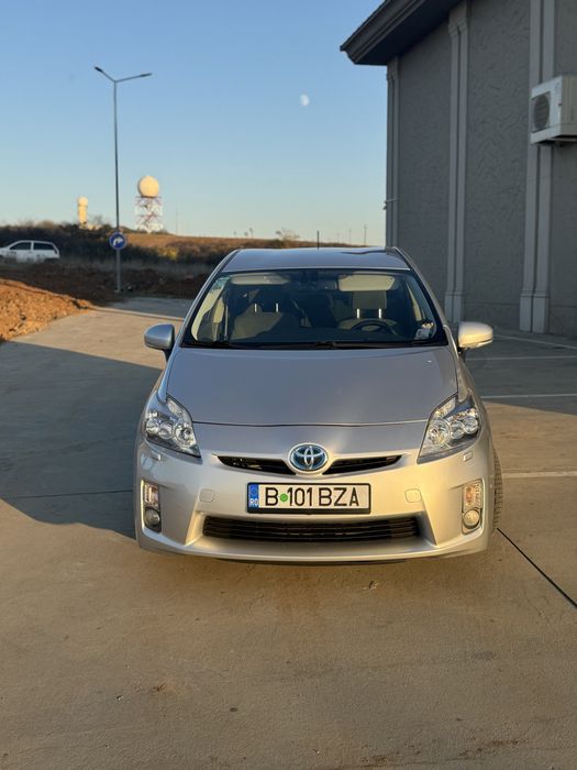 Toyota Prius 3  Hybrid+Benzina