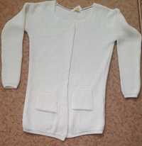 Продавам НОВА мека дамска машинно плетена бяла жилетка - 10 лв