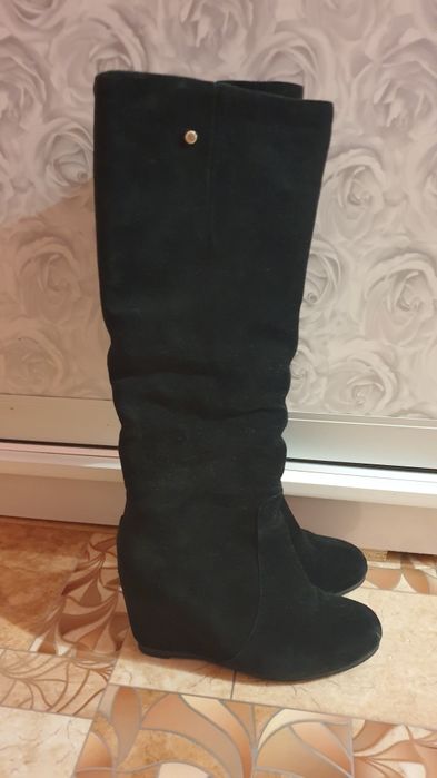 Продам женские сапоги