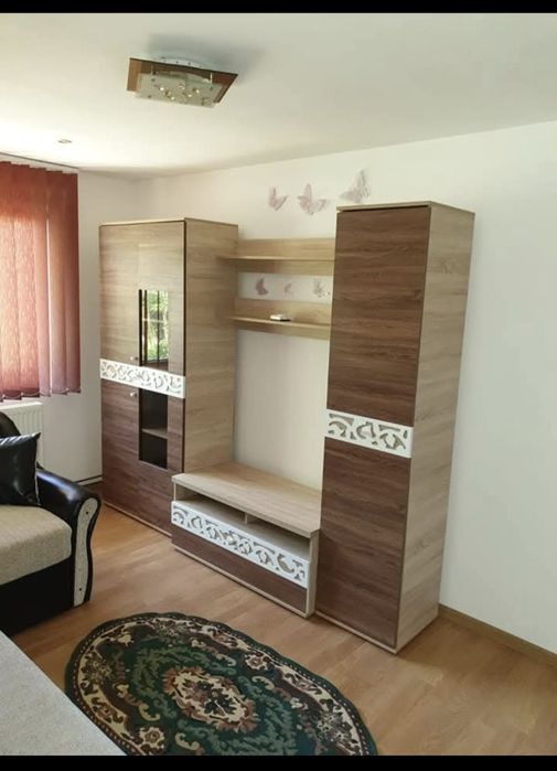 Închiriez apartament 3 camere