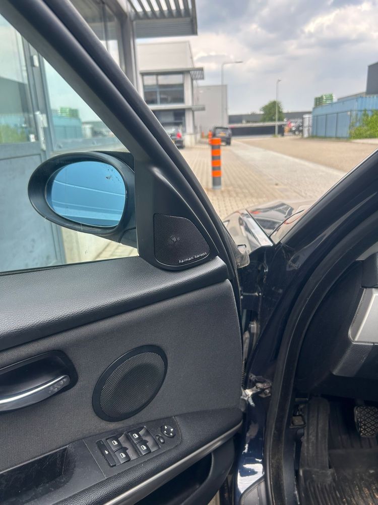 Vand Un bmw seria 3 e 90 ingrijit !
