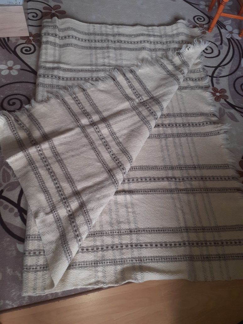 Ново вълнено одеяло и Шалте за приста