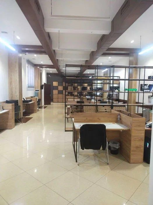 Отдельно стоящее здание 550 м² в аренду — Центр Луначар, первая линия!