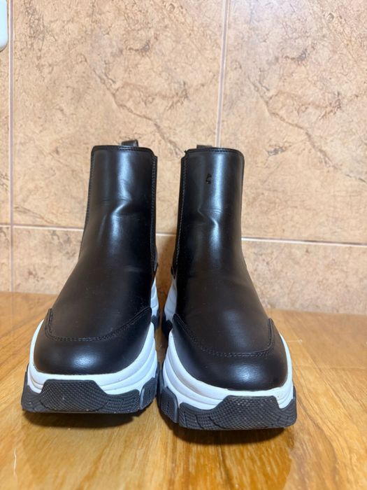 Ghete Guess, marimea 40