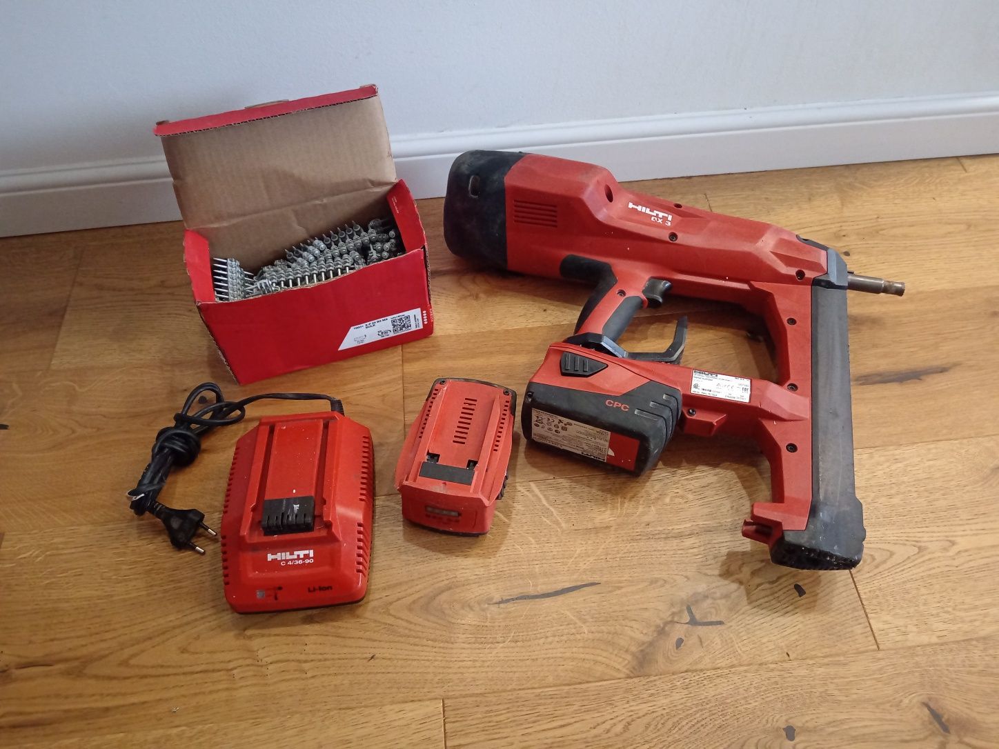 Pistol cuie Hilti BX3