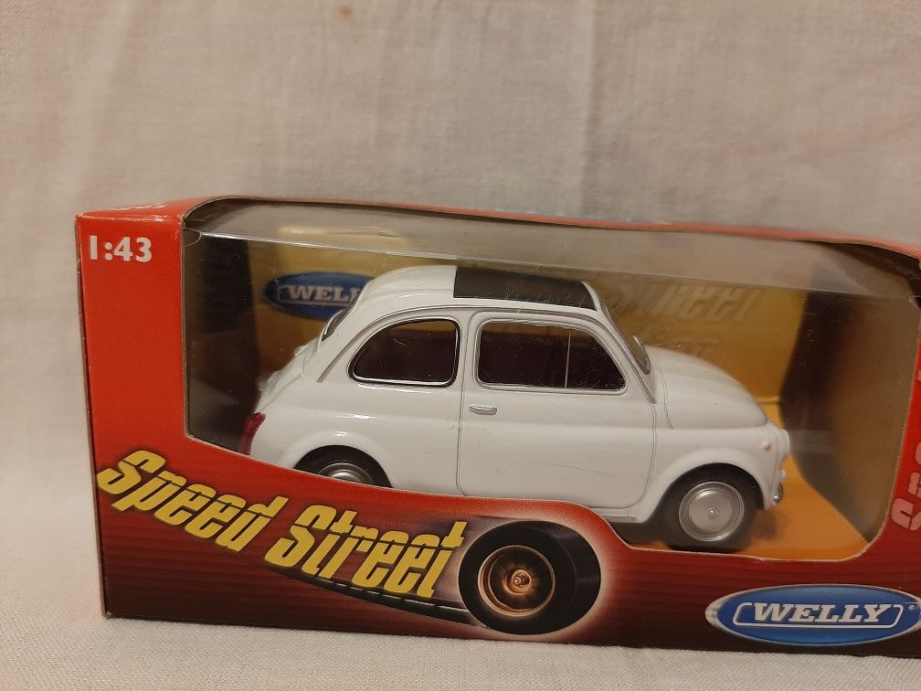 Macheta Fiat 500 din metal scara 1:43