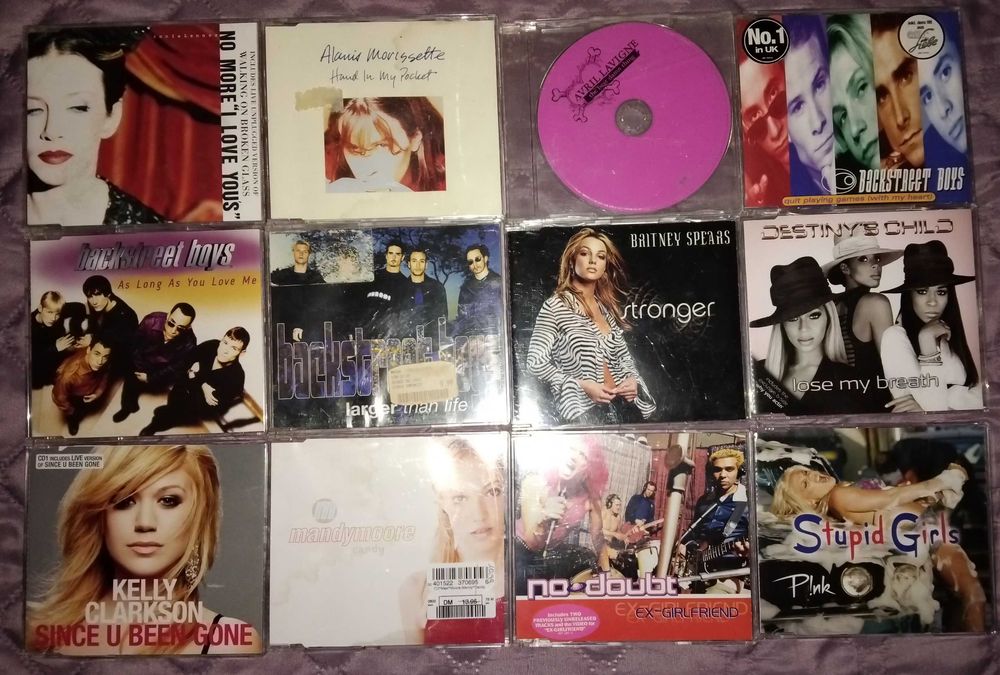 Оригинални CD сингли.