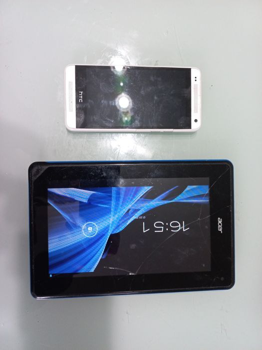 Htc one M7 si Acer Iconia B1