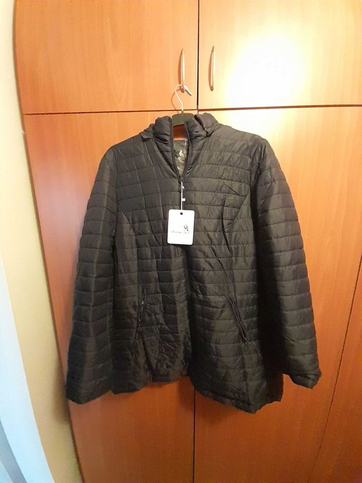 Vand geaca de dama 2 fete marime XL