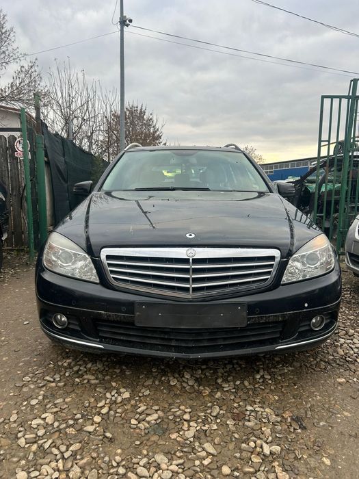 Aripă stânga față Mercedes W204