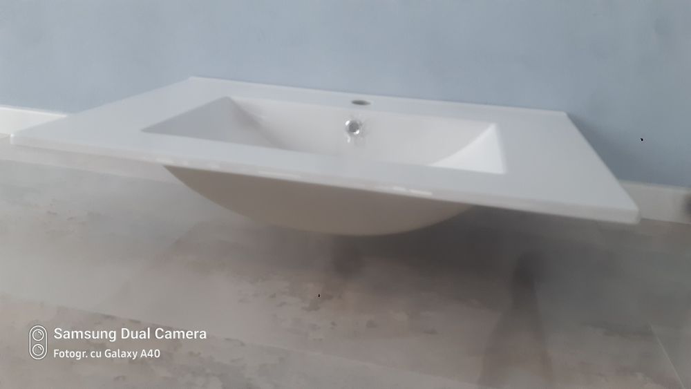 Chiuvetă baie pe mobilier 71 / 46 cm