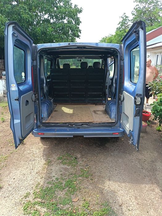 Opel Vivaro/  motor 2500 diesel/an 2007