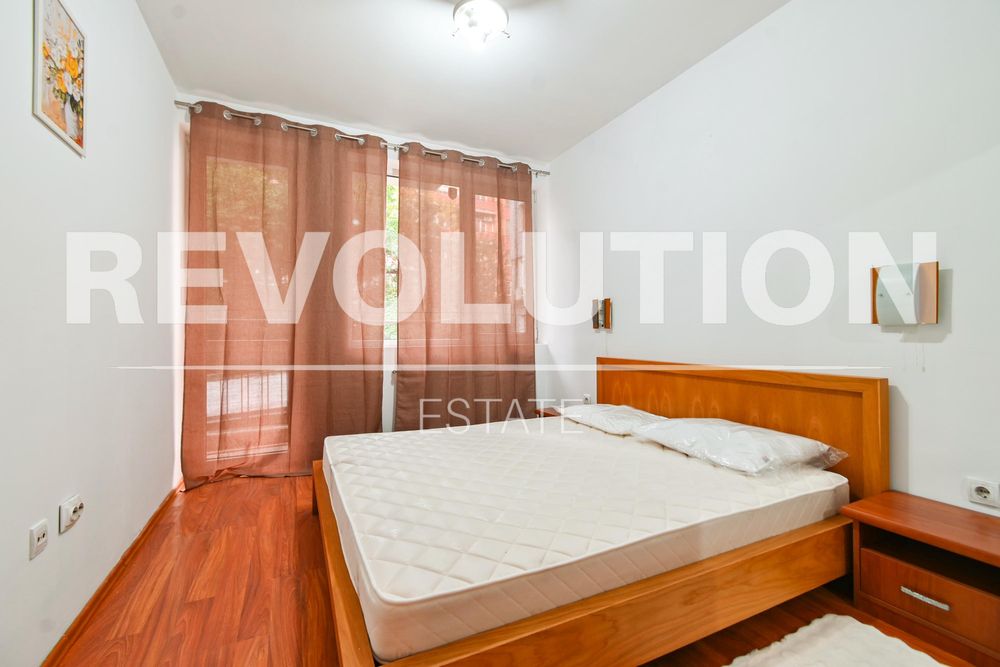 Двустаен апартамент в ж.к. Оборище.