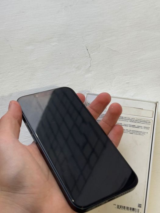 Продам айфон 13 идеал