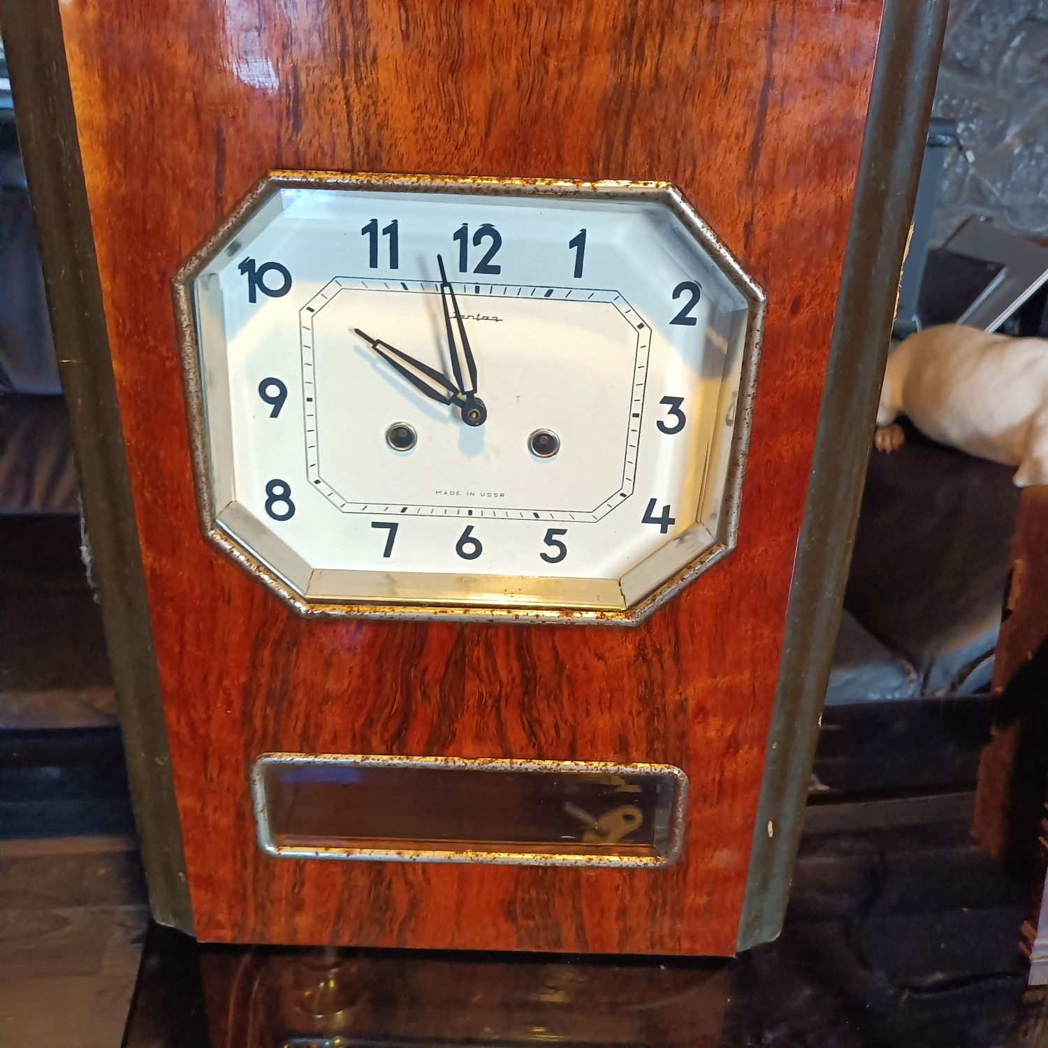 Голям стар часовник
