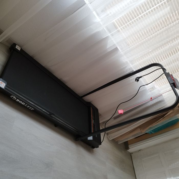 Бягаща пътека със дистанционо