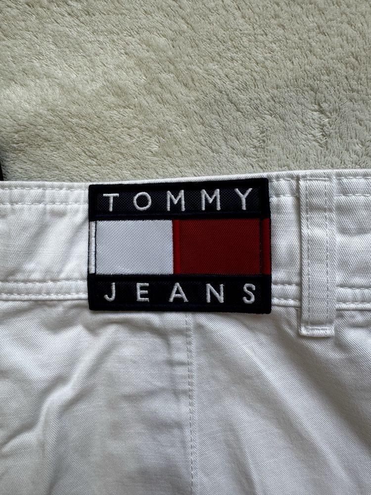 Tommy Jeans 3/4 - бели дънки