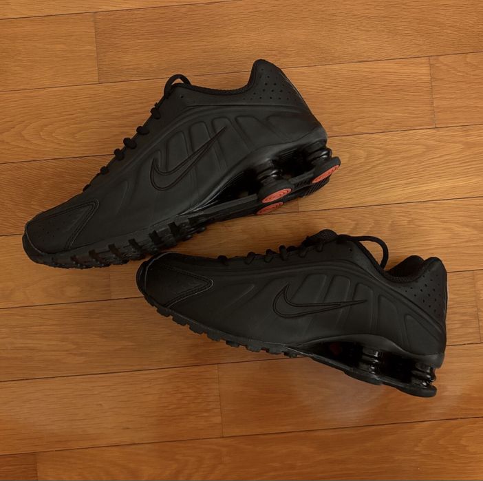 Маратонки NIKE SHOX R4