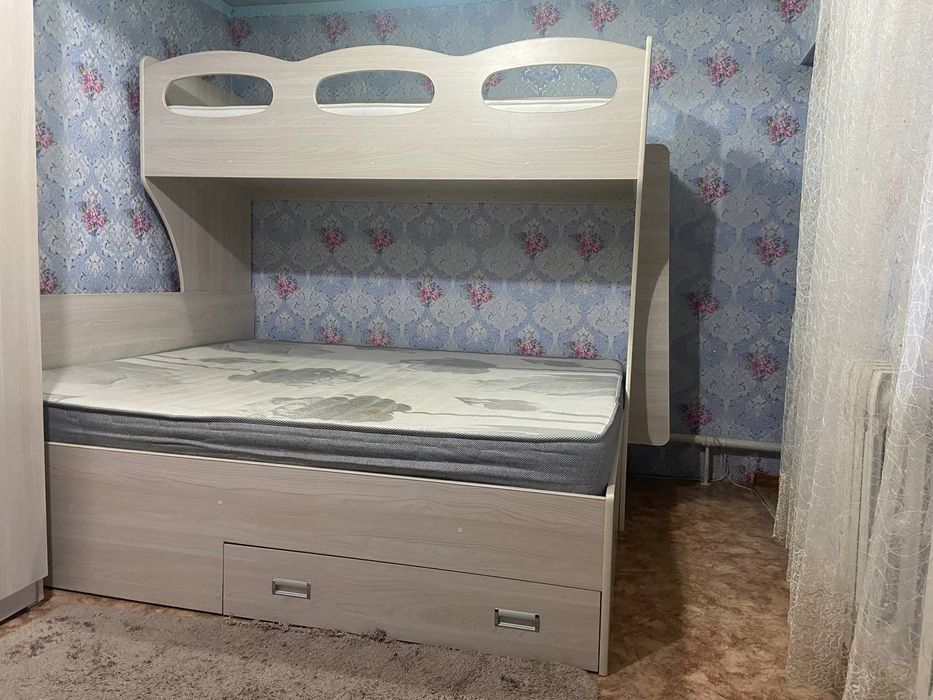 Продам двухъярусную кровать