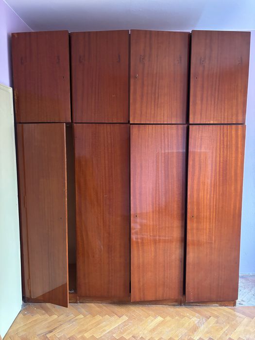 Четирикрилен гардероб