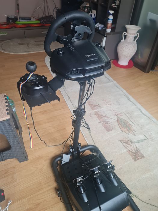 Volan, cadru, schimbător viteza  și pedale Logitech