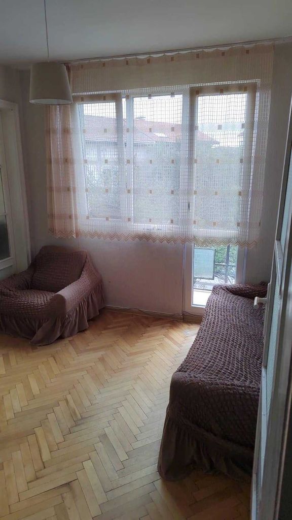 Дава се под наем Двустаен апартамент в София, Левски - 74 кв.м за 425 € - Снимка #2