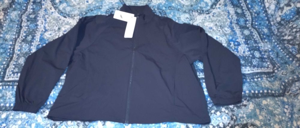 Ново тънко яке Uniqlo с UV защита - черно размер XL, но е по-голямо